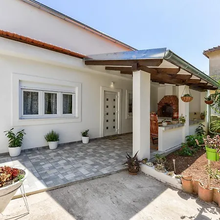Apartament Yula