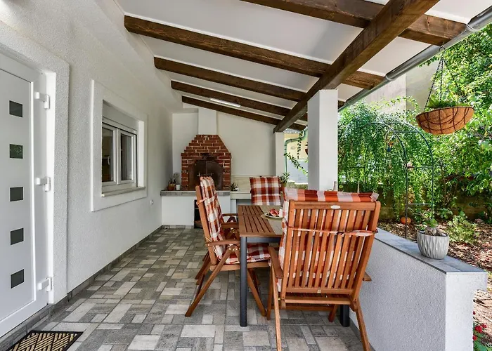 Yula Lägenhet Zadar